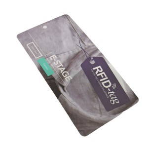 Étiquette volante UHF RFID personnalisée pour l'industrie du vêtement et du vêtement